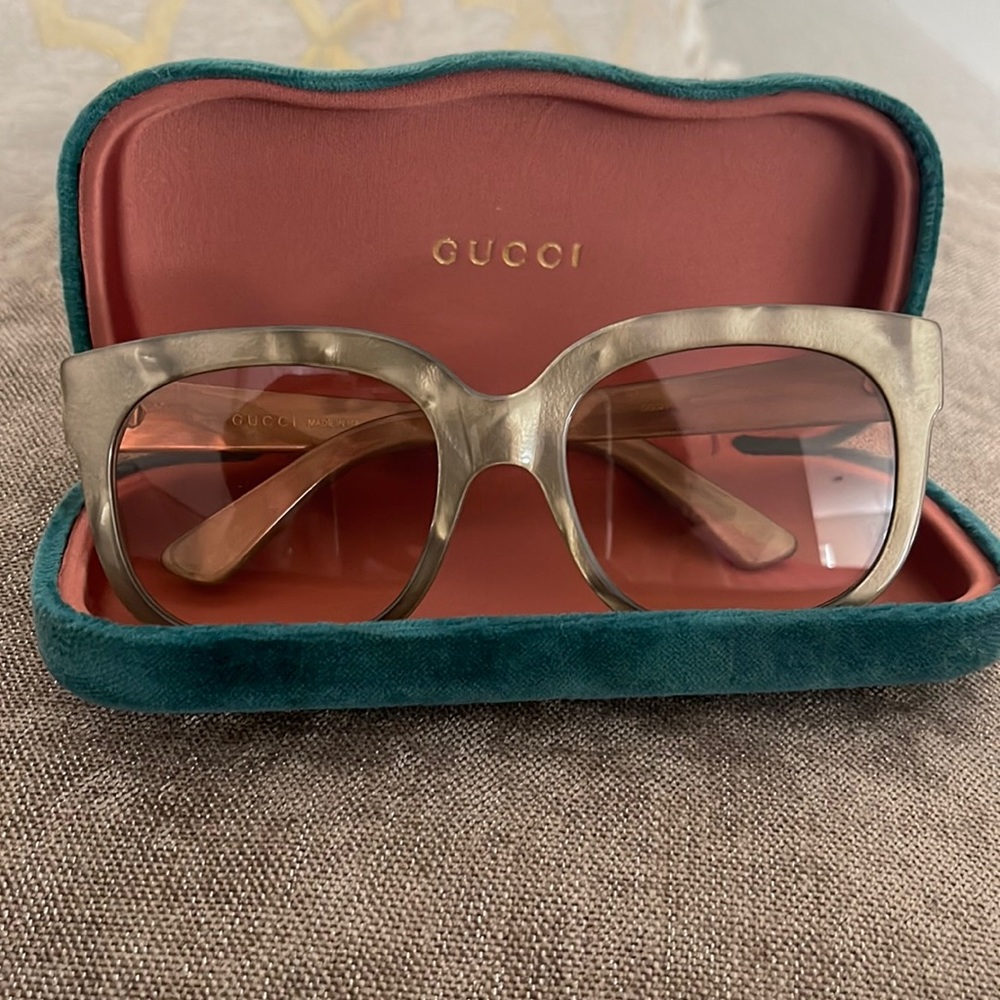 Gucci sunglasses no scratches